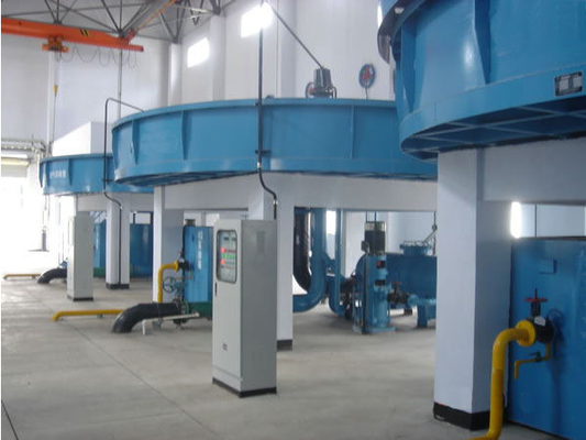 Efficient shallow dissolved air flotation equipment for sewage treatment