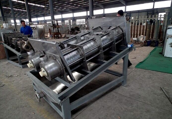 Professional Sludge Dewatering Equipment Screw Filter Press For Sewage Sludge treatment